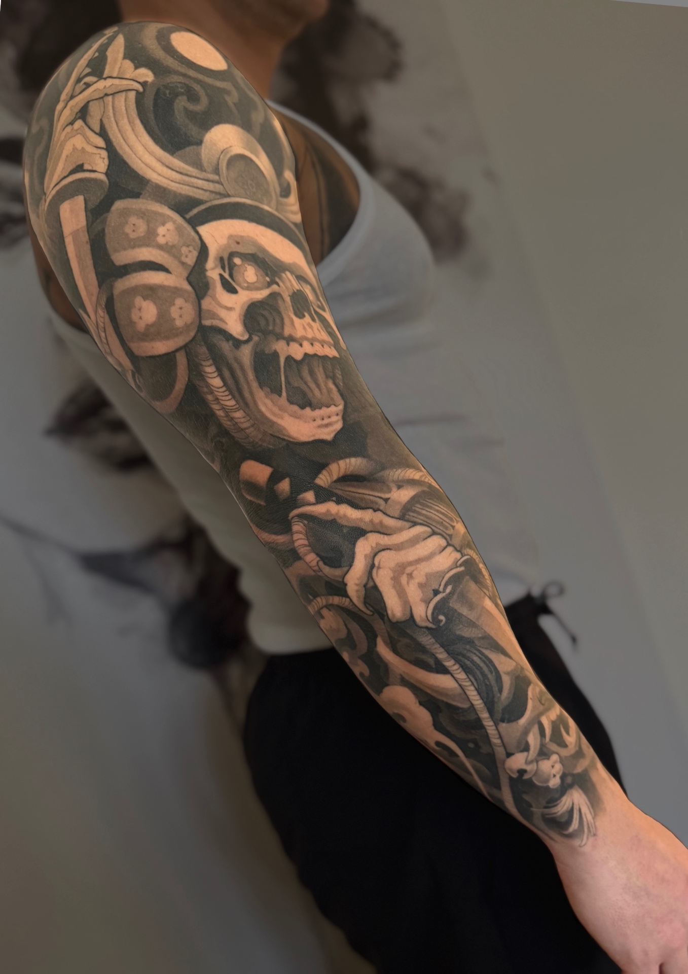 Winged back piece